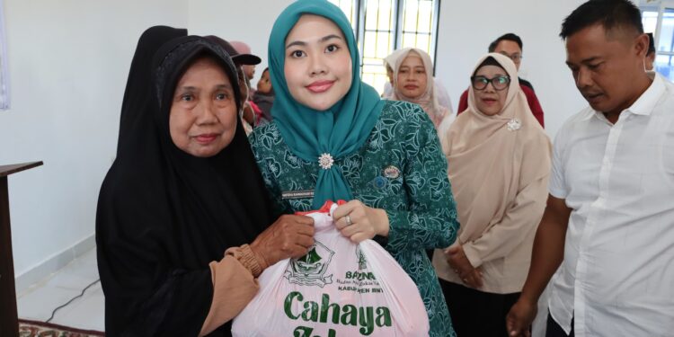 Hafizha dan BAZNAS Salurkan Puluhan Paket Sembako untuk Dhuafa dan Balita Stunting di Tanjung Uban Timur