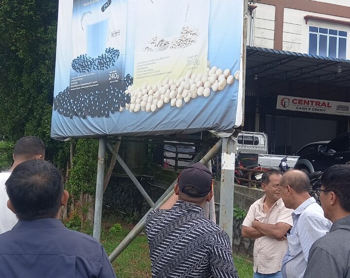 Ukur Batas AS Jalan, Satpol PP Tanjungpinang Tinjau Pagar di Jalan DI Panjaitan Km 8