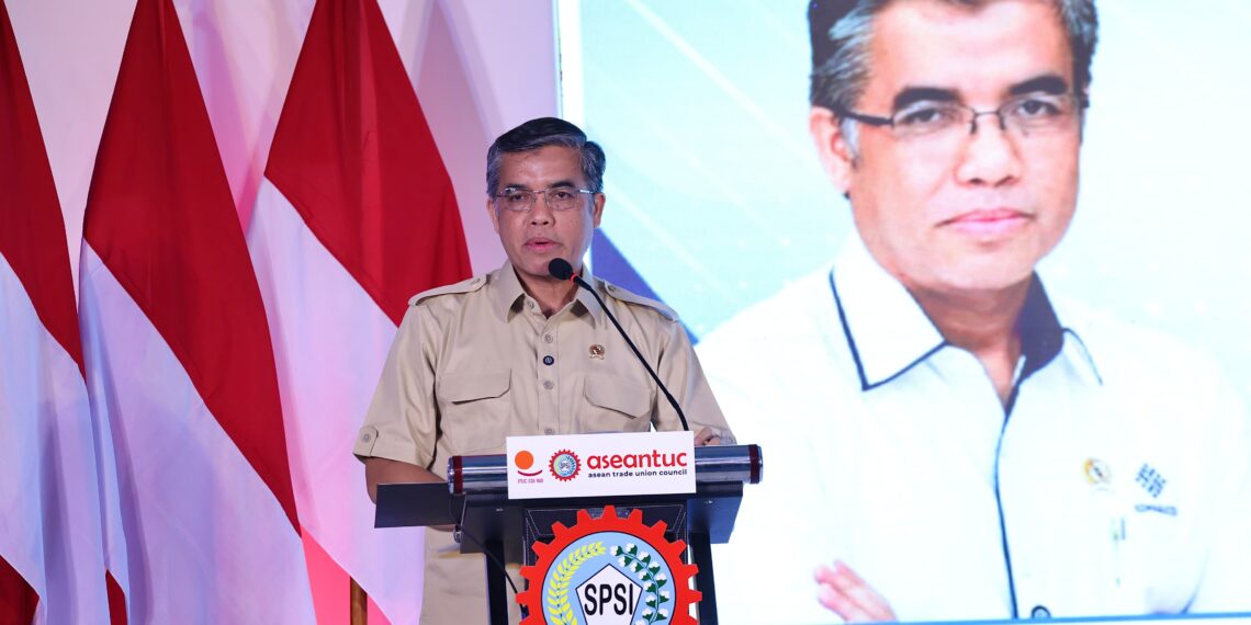 Hadapi Disrupsi AI, Menaker Ajak Serikat Pekerja Perkuat Upskilling dan Reskilling