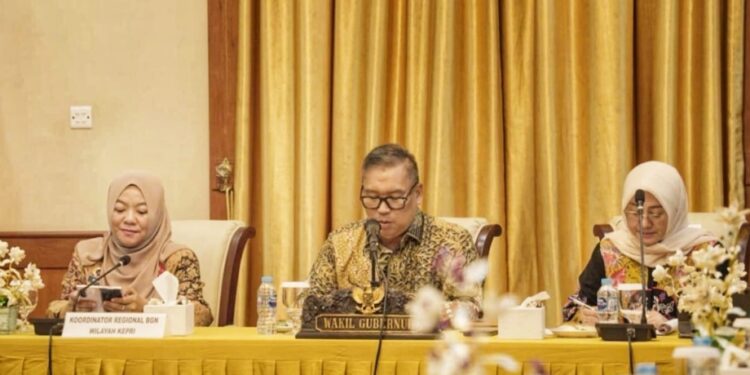 Wakil Gubernur Kepri Nyanyang Haris Pratamura memimpin Rapat Evaluasi Pelaksanaan Program MBG di Provinsi Kepulauan Riau yang digelar di Gedung Daerah, Tanjungpinang, Kamis (5/2/2026).