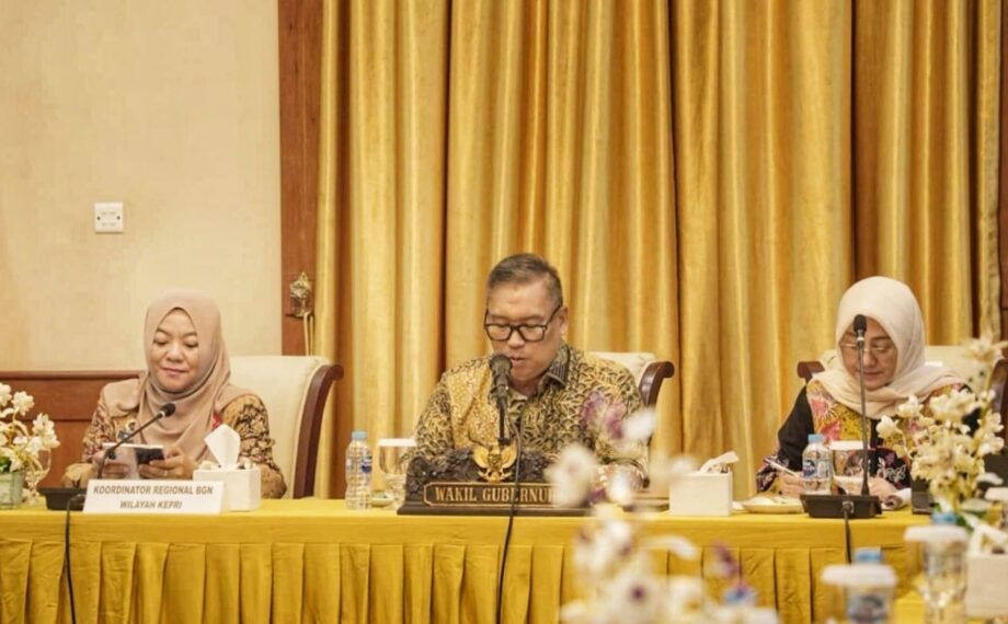 Wakil Gubernur Kepri Nyanyang Haris Pratamura memimpin Rapat Evaluasi Pelaksanaan Program MBG di Provinsi Kepulauan Riau yang digelar di Gedung Daerah, Tanjungpinang, Kamis (5/2/2026).