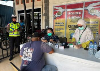 Satlantas Polres Bintan Periksa Kelayakan Kendaraan dan Kesehatan Sopir di PT Indorent 