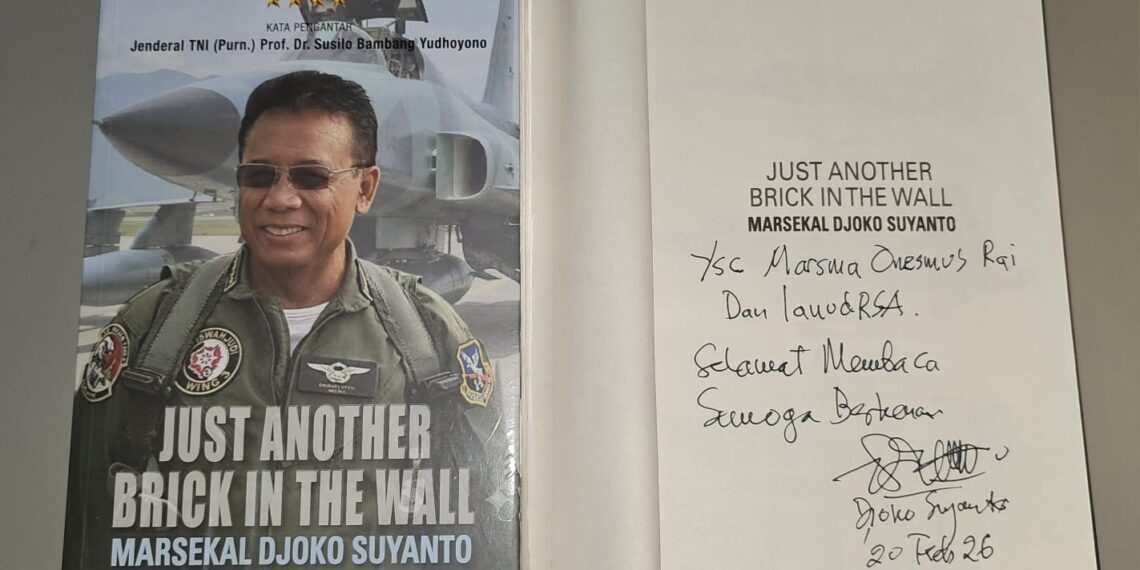 Buku Just Another Brick in the Wall Karya Djoko Suyanto Warnai Literasi Lanud Raden Sadjad