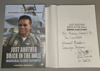 Buku Just Another Brick in the Wall Karya Djoko Suyanto Warnai Literasi Lanud Raden Sadjad