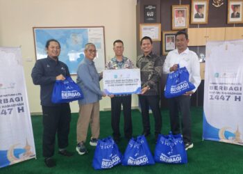 Bupati Anambas Aneng didampingi Wakil Bupati Anambas Raja Bayu Terima Bantuan 2000 Paket Sembako untuk Warga Anambas dari Medco E&P Natuna Ltd.