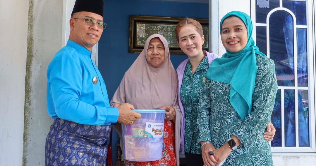 Dibulan Ramadhan, Bupati Anambas Aneng Dampingi Dekranasda Gelar Baksos