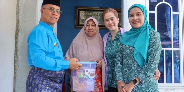 Dibulan Ramadhan, Bupati Anambas Aneng Dampingi Dekranasda Gelar Baksos