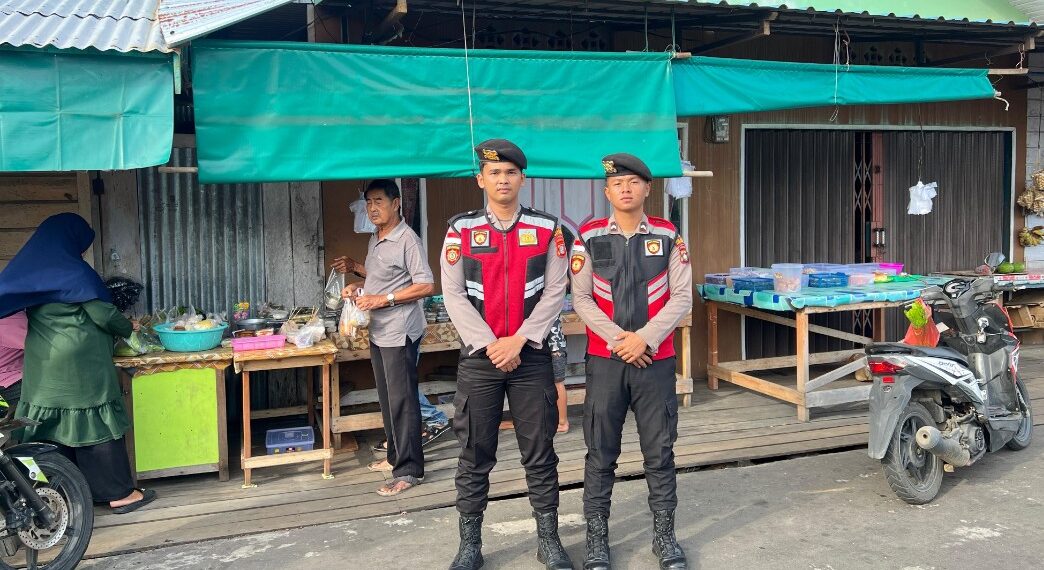 Polri Hadir di Tengah Masyarakat, Polsek Bunguran Barat Amankan Bazar Takjil Sedanau