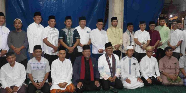Malam ke-13 Ramadan, Wali Kota Lis Ajak Warga Perkuat Iman dan Makmurkan Masjid