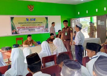 Bambang Wiratdany, sebagai narasumber mewakili Kepala Kejaksaan Negeri Kepulauan Anambas. Dalam Agenda JMS di MTS Al Ma'arif Letung