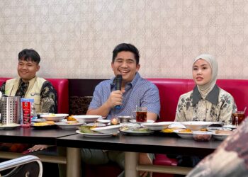 Diskusi Hangat Bersama Pelajar dan Mahasiswa Bintan di Pekanbaru, Bupati Roby Dorong Pemuda Jadi Motor Pembangunan