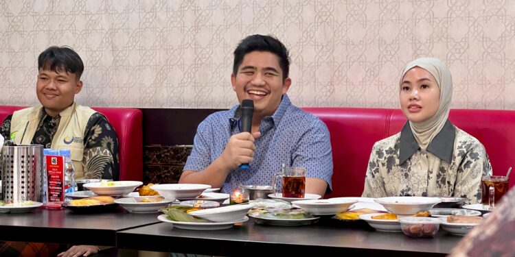 Diskusi Hangat Bersama Pelajar dan Mahasiswa Bintan di Pekanbaru, Bupati Roby Dorong Pemuda Jadi Motor Pembangunan