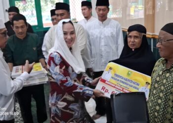 Safari Ramadan di Sedanau, Bupati Natuna Kembali Salurkan Bantuan