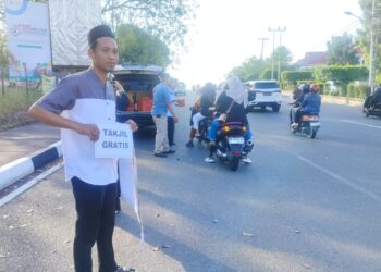 Berbagi Berkah di Bulan Ramadan, Kahfi Motivator School Tanjungpinang Bagikan 600 Takjil