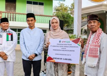 Wabup Bintan Deby Maryanti Hadiri Safari Ramadan di Gunung Lengkuas, Serahkan Bantuan dan Santuni Anak Yatim