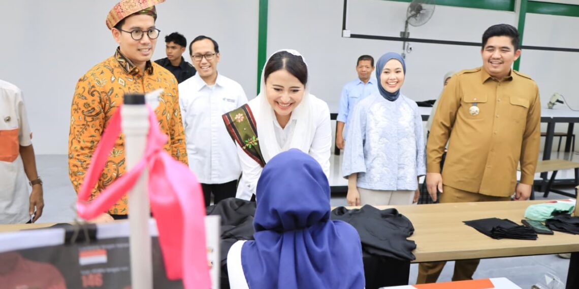 Kunjungi Sentra Fashion Seri Kuala Lobam, Wamendag RI Apresiasi Kreativitas IKM Bintan
