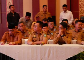 Bupati Anambas Aneng saat menghadiri Rakor Pengendalian Inflasi di Aula Wan Seri Beni, Dompak, Senin (9/3/2026). F - Istimewa