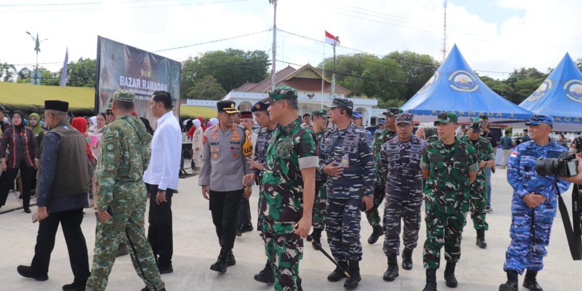 TNI Buka Bazar Ramadhan, Kodim 0315/Tanjungpinang Bantu Warga Dapatkan Kebutuhan Pokok