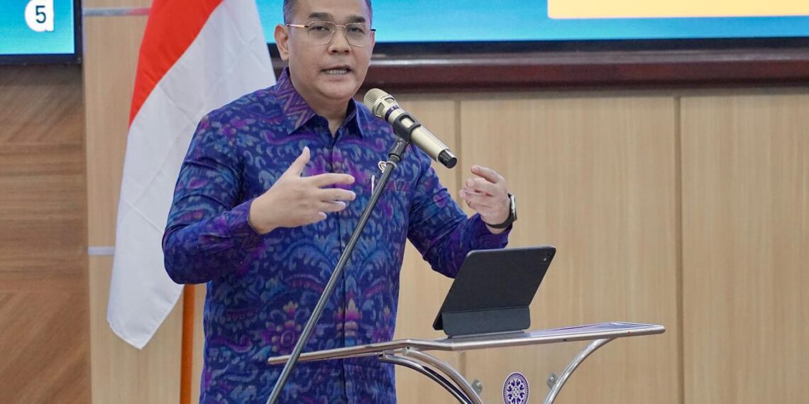 Bicarakan Digitalisasi Layanan Pertanahan di Universitas Udayana, Wamen Ossy: Bukan Sekadar Ganti Dokumen Kertas ke Digital