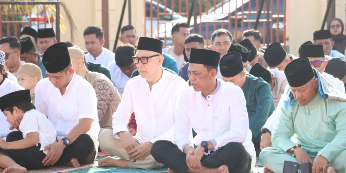 Kapolres Bintan Rayakan Idul Fitri dengan Personel, Tekankan Soliditas