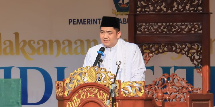 Bupati Roby Jadi Khatib Shalat Idul Fitri, Gaungkan Makna Kemenangan Sejati di Bintan