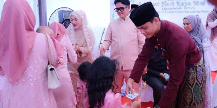 Hari Pertama Lebaran, Ribuan Warga Padati Open House Wabup Bintan Deby Maryanti