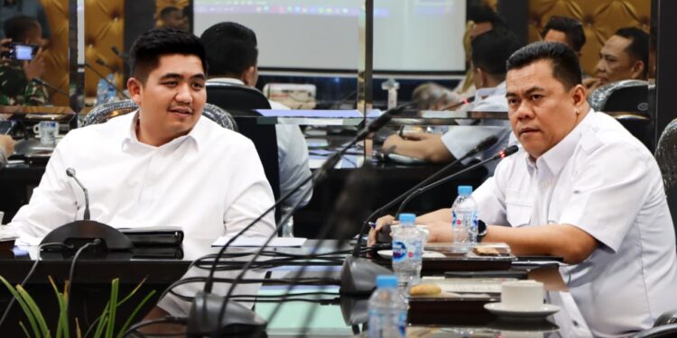 Darurat Kekeringan, Bupati Roby Kurniawan Kerahkan OPD Gotong Royong Salurkan Air Bersih