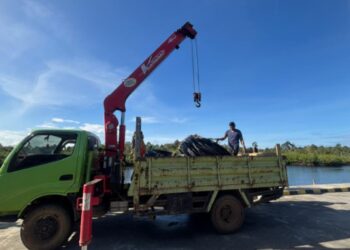 Perluasan SPAM Sedanau Dikebut, Dirut PDAM Tirta Nusa Kawal Pengiriman Material