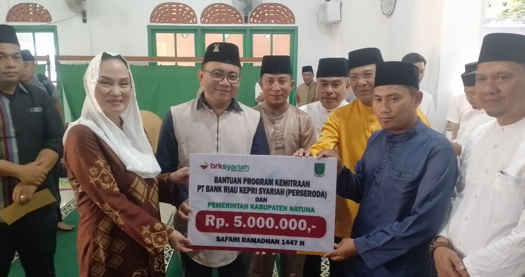 Safari Ramadhan di Batu Gajah, Bupati Natuna Salurkan Berbagai Bantuan Sosial kepada Masyarakat