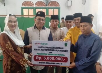 Safari Ramadhan di Batu Gajah, Bupati Natuna Salurkan Berbagai Bantuan Sosial kepada Masyarakat