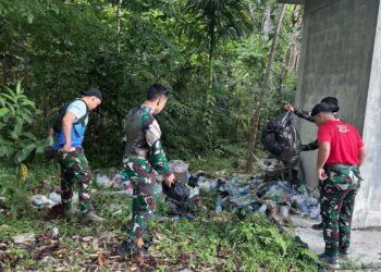 Prajurit Yonkomposit 1/Gardapati Gelar Halal Bihalal di Gunung Ranai, Diisi Aksi Bersih Lingkungan