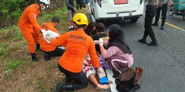 SAR Natuna Evakuasi Ibu dan Anak Korban Kecelakaan di Sungai Ulu