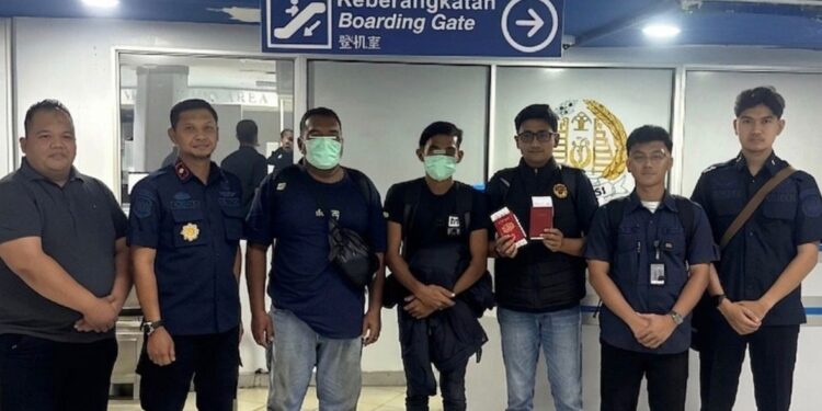 Imigrasi Ranai Deportasi Dua WN Malaysia, Masuk Blacklist Enam Bulan