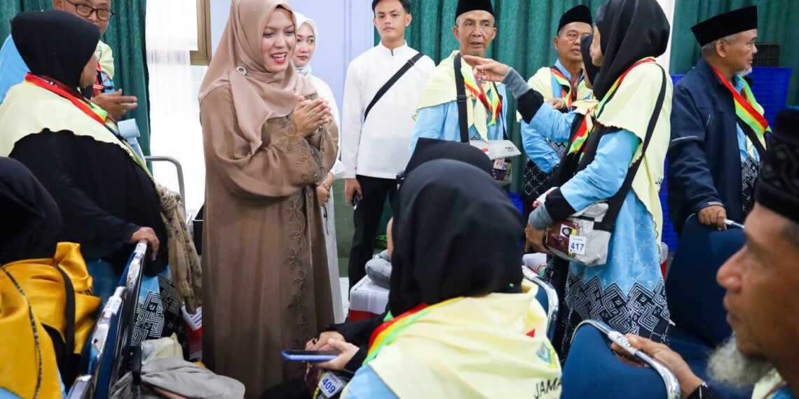 JCH Bintan Mulai Bertolak ke Tanah Suci, Wabup Deby Maryanti: Jaga Kekompakan dan Keikhlasan