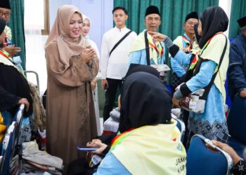 JCH Bintan Mulai Bertolak ke Tanah Suci, Wabup Deby Maryanti: Jaga Kekompakan dan Keikhlasan