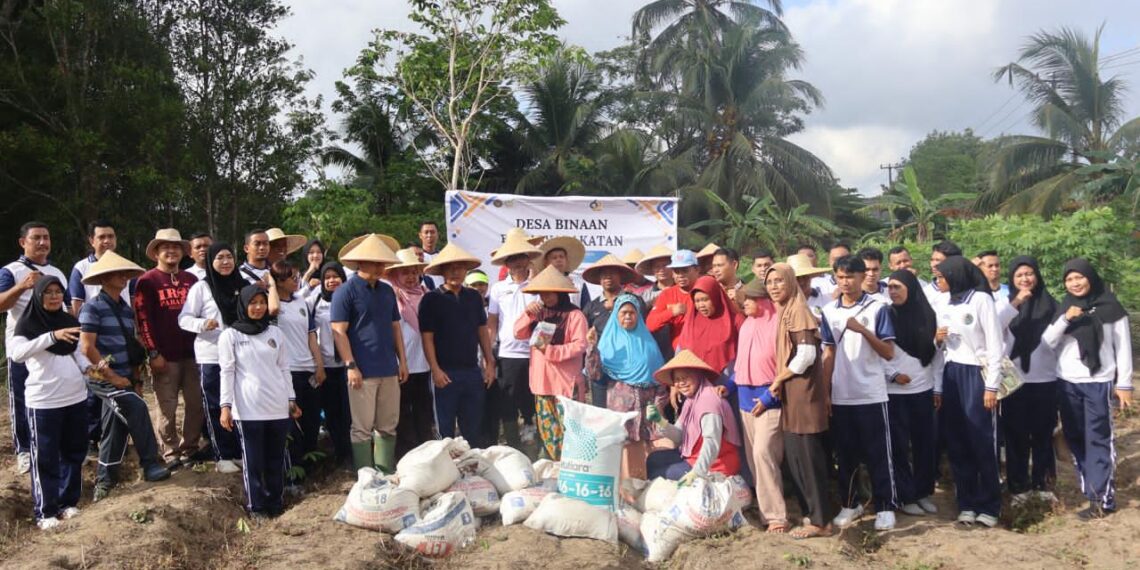 Bukan Sekadar Seremoni, Petugas Pemasyarakatan Kepri Rayakan HBP ke-62 dengan Tanam Ubi dan Bantu KWT 