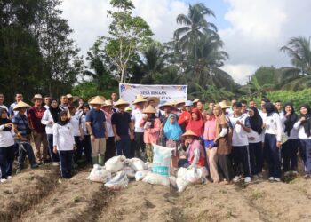 Bukan Sekadar Seremoni, Petugas Pemasyarakatan Kepri Rayakan HBP ke-62 dengan Tanam Ubi dan Bantu KWT 