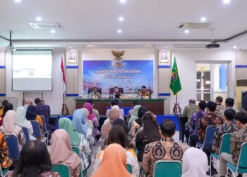 Tinjau Pelayanan Kantah Kota Semarang, Wamen Ossy: Jangan Tunda Berkas, Percepat Layanan Pertanahan