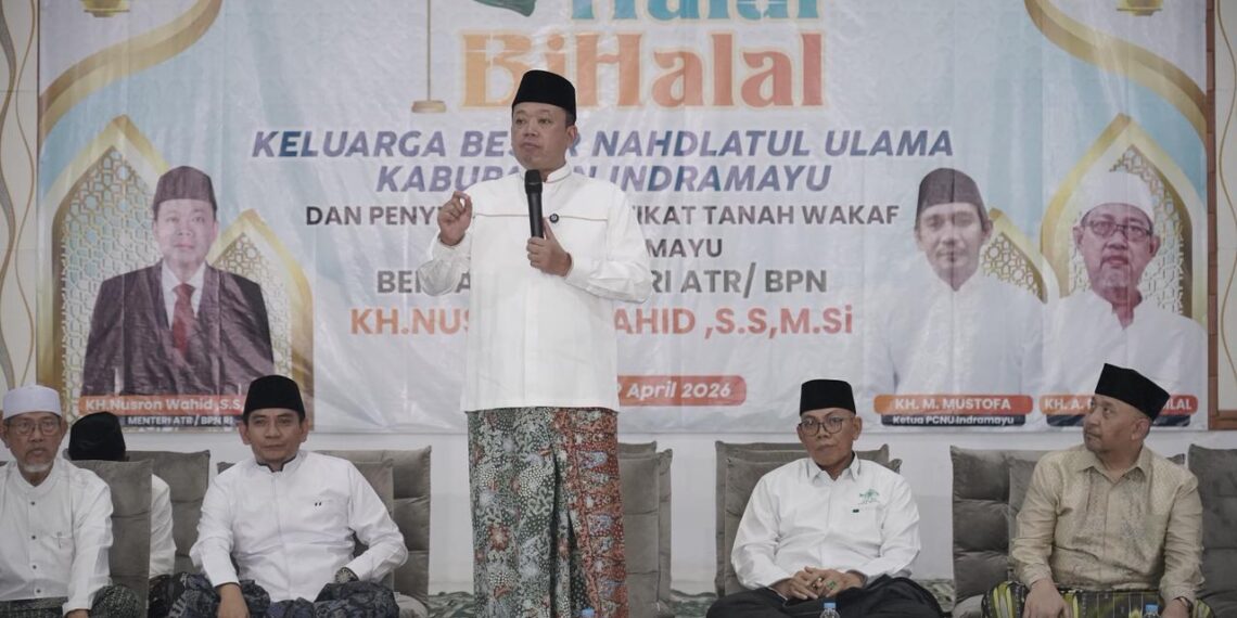 Hadiri Halalbihalal dan Penyerahan Sertipikat Tanah Wakaf PCNU Indramayu, Menteri Nusron Minta NU Berikan Kebermanfaatan bagi Masyarakat