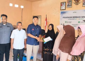 Momentum HUT ke-125, Pegadaian CP Natuna Salurkan 25 Paket Sembako kepada Warga Desa Batu Gajah