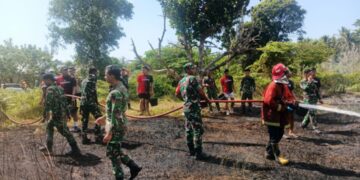 Sigap! Prajurit Komposit 1/ Gardapati Bersama Tim Gabungan Jinakkan Api di Natuna