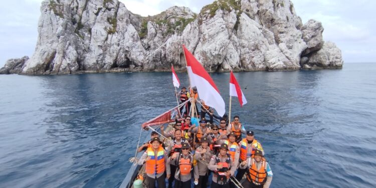 Polsek Jemaja patroli gabungan di pulau terluar Anambas Dalam Jaga Keamanan Wilayah