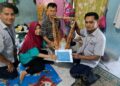 PT Timah menyalurkan bantuan biaya pengobatan bagi Habibi, bayi berusia empat bulan asal Desa Gemuruh, Kecamatan Kundur Barat, Kabupaten Karimun, yang tengah berjuang melawan penyakit Hirschsprung. (Timah)