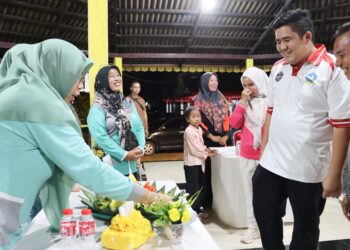 Bupati Roby Kagumi Kreasi Tumpeng Emak-Emak Kuala Sempang, Bukti Kuliner Tradisional Tetap Memikat
