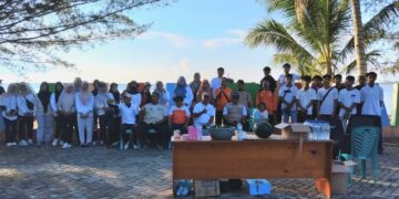 Milad ke-24, PKS Natuna Gelar Aksi Sosial di Pantai Piwang