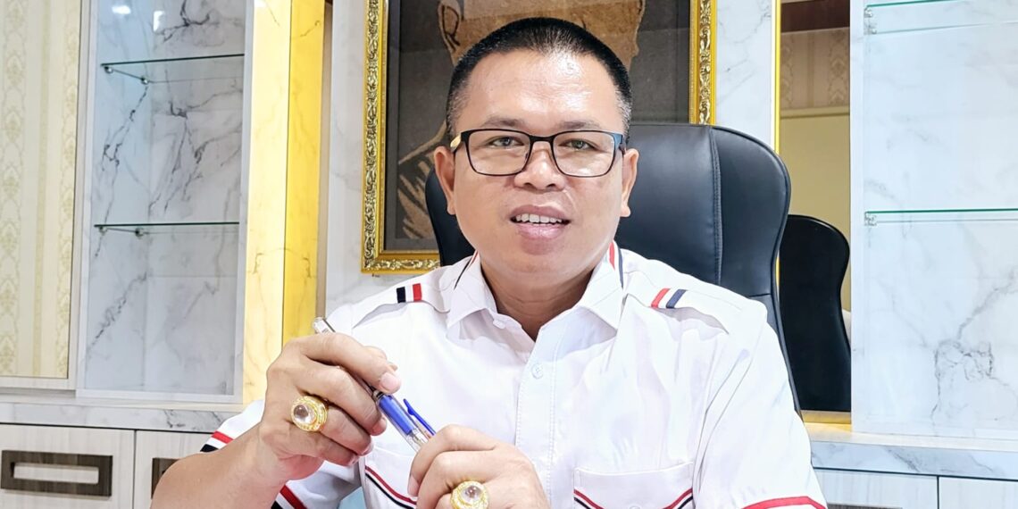 Ady Indra Pawennari Ketua Umum Komunitas Jurnalis Kepri