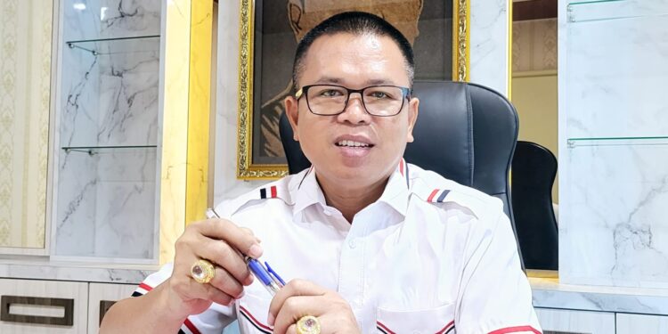 Ady Indra Pawennari Ketua Umum Komunitas Jurnalis Kepri