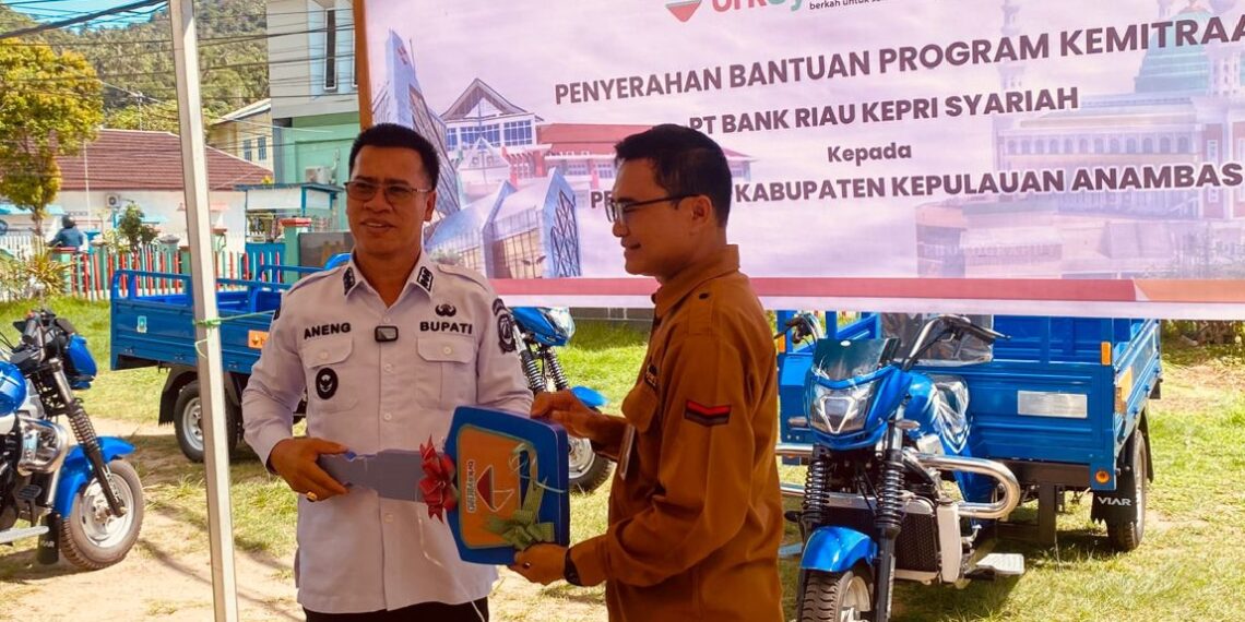 Bank Riau Kepri Serahkan Bantuan CSR di Anambas, Bupati Aneng: Bentuk Dukungan Nyata untuk Daerah