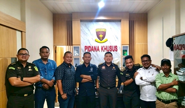 Wartawan Kunjungi Kejari Pelalawan, Bahas Penguatan Keterbukaan Informasi Hukum