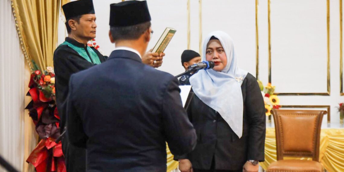 Liza Bharlyantie Hilsya Resmi Nahkodai PT Pelabuhan Karimun, Bupati Target BUMD Jadi Magnet Investasi Energi